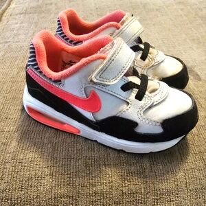 $20Size 8c Nike toddler shoes